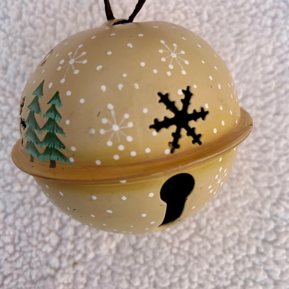 Christmas Crazy Mountain Snowman Jingle Jingle Bell Metal Ornament Star Cutout - Picture 4 of 9